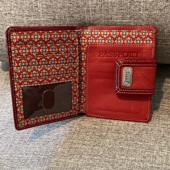 Fossil Red Wallet - Picture 3 of 4